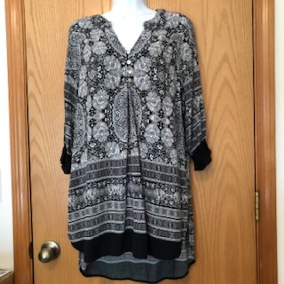 Fig and Flower Anthropologie Black White High Low Flowy Tunic Crochet Cuffs 2X - Picture 1 of 9